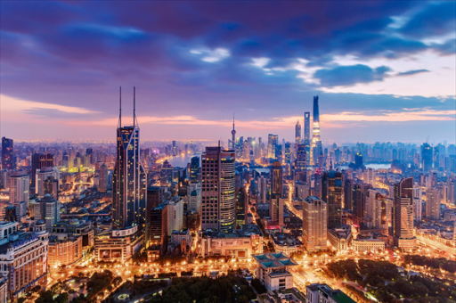 现在就出发官宣关晓彤，复刻《小巷人家》中的一段经典跳舞场景